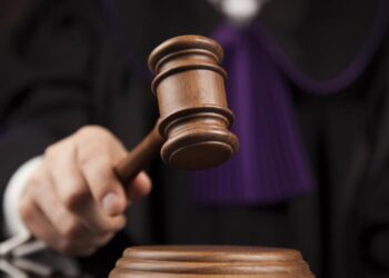 Tribunal ordena arresto domiciliario a esposos acusados de estafar a 113 personas con criptomonedas