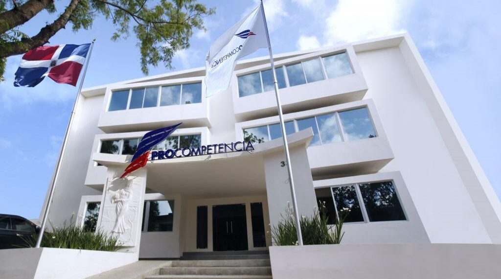 Pro-Competencia investiga a tres nuevas empresas por posible concertación de ofertas en licitaciones de los Comedores Económicos