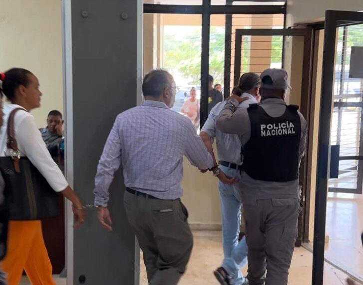 Apresan tres personas en Puerto Plata por estafa inmobiliaria del proyecto Paraíso Dorado