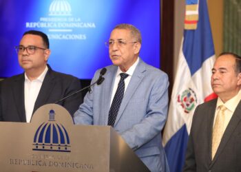 Abinader ordena llevar a la Pepca informe de irregularidades de Senasa