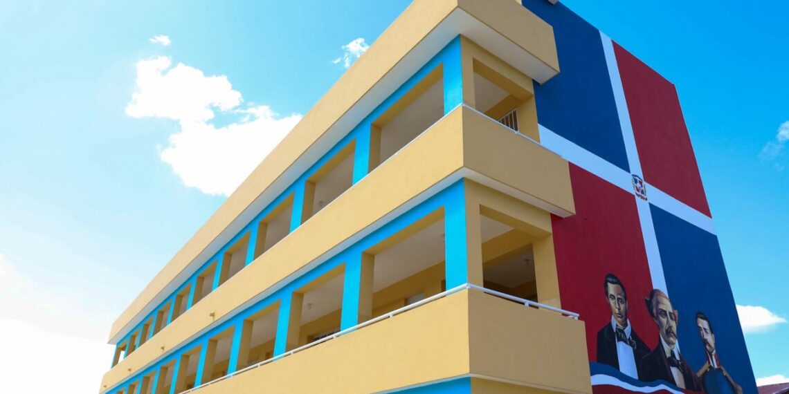 Tribunal Constitucional ordena el desalojo de escuela pública construida ilegalmente en terreno privado hace 30 años